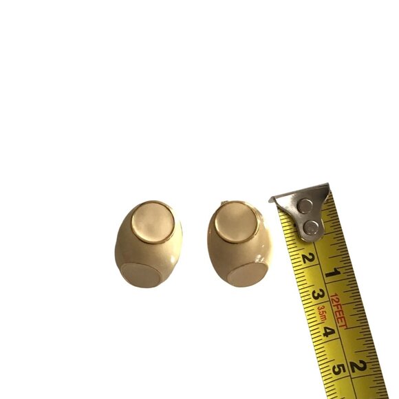 BEAUTIFUL WOMENS SMALL CREAM TONE EARRINGS - Picture 2 of 3